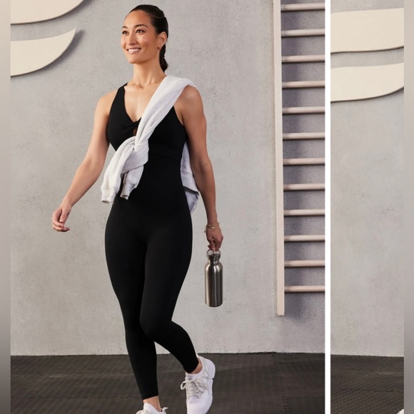 Fabletics Pants - Twist Front Oasis 7/8 Onesie